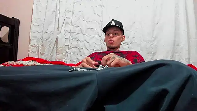 davidlatin66 online show from February 2026 12:14:02 AM