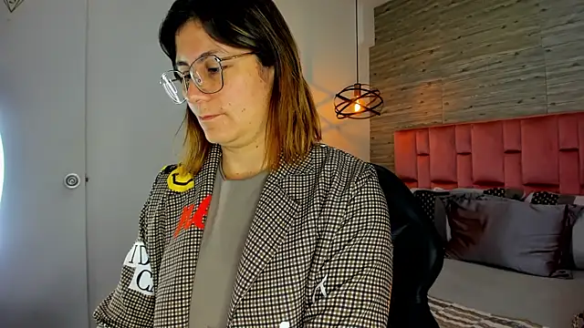 SarahDeyvis online show from October 2025 01:02:02 PM