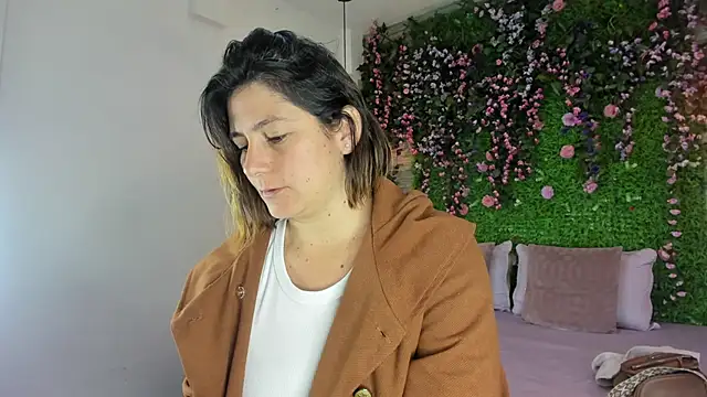 SarahDeyvis online show from February 2026 02:03:02 PM