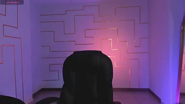 EveBensonX online show from November 2025 01:00:01 PM