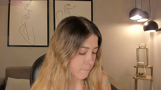 EveBensonX online show from April 2026 06:02:01 PM