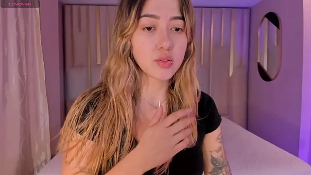 EveBensonX online show from April 2026 07:50:02 PM