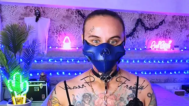 Cool Freak  online show from September 2025 10:15:01 AM