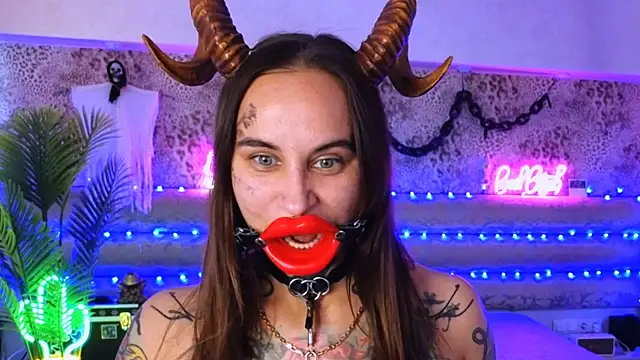 Cool Freak  online show from September 2025 10:38:02 AM