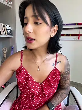 Snapshot of Ale_Lewis chatting on December 2024 08:47:02 PM Ale Lewis online show from December 2024 08:47:02 PM