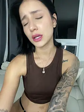 Snapshot of Ale_Lewis chatting on January 2025 11:38:01 PM Ale Lewis online show from January 2025 11:38:01 PM