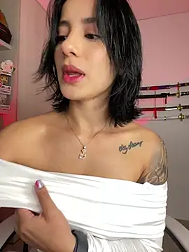 Snapshot of Ale_Lewis chatting on January 2025 11:43:02 PM Ale Lewis online show from January 2025 11:43:02 PM