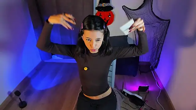 NanaRott online show from October 2025 11:21:02 PM