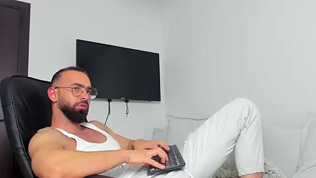 MichaelMasterss online show from December 2024 01:27:01 AM