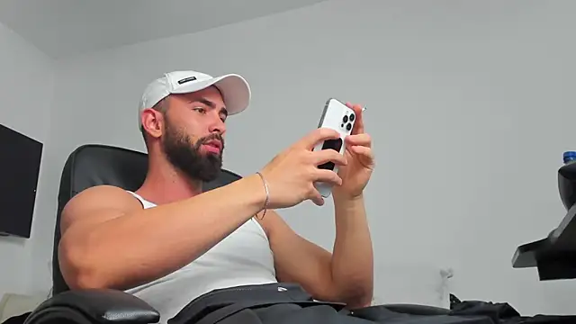 MichaelMasterss online show from December 2024 08:47:02 PM