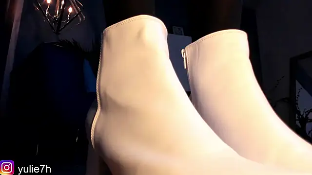  Jessy Moon  online show from December 2025 11:33:02 PM