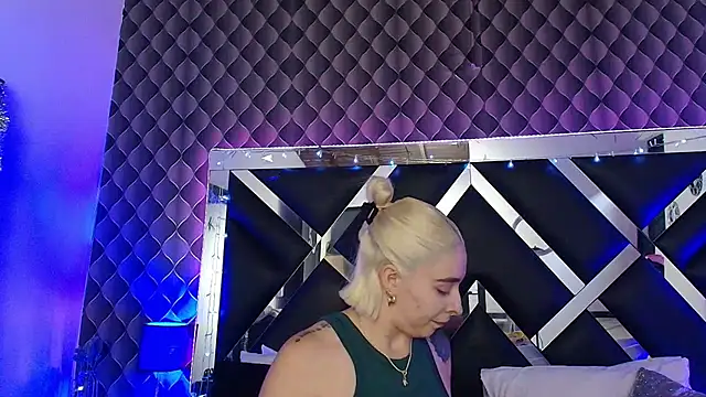 victoriaa lee  online show from July 2026 07:20:02 PM