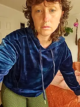 mossy kiss online show from November 2025 04:52:02 PM