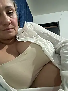 gabiTetas online show from May 2026 07:42:02 PM