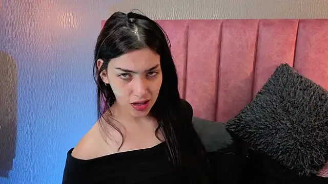 Alexa Thaylor  online show from January 2026 03:37:02 PM