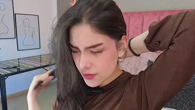 Alexa Thaylor  online show from April 2026 03:04:01 PM