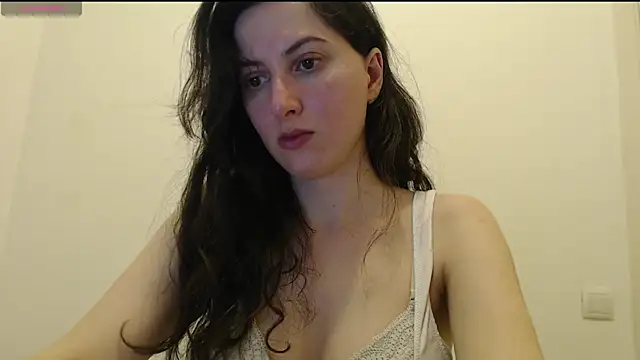  Hot Lady  online show from April 2026 09:05:01 PM