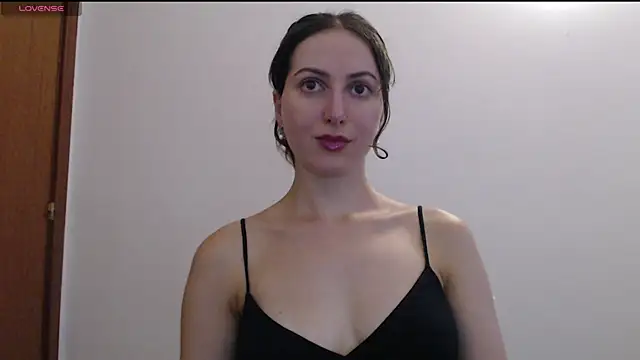  Hot Lady  online show from August 2026 06:55:01 PM