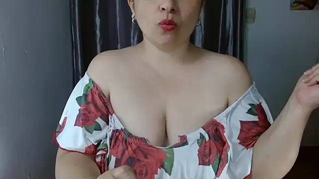 Victoriaevans1 online show from November 2025 05:33:02 PM