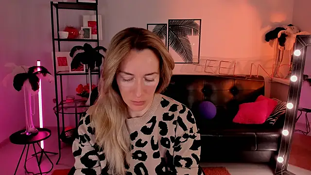 RebeccaMartinez online show from January 2025 05:35:01 AM