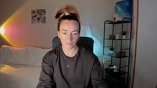 RebeccaMartinez online show from November 2025 11:23:02 AM