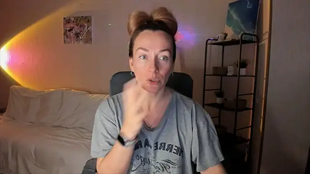 RebeccaMartinez online show from November 2025 10:48:01 AM