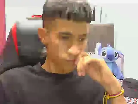 Angelstripboy online show from April 2026 05:43:01 PM