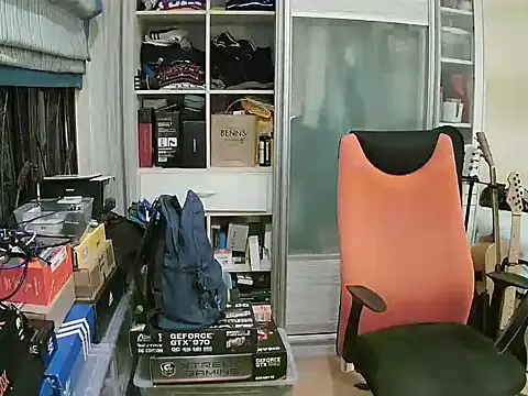 Snapshot of swimsuitloves chatting on December 2024 05:46:01 PM swimsuitloves online show from December 2024 05:46:01 PM