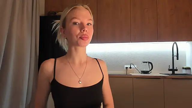 Snapshot of Olivia_Bells chatting on January 2025 10:02:01 PM Olivia Bells online show from January 2025 10:02:01 PM