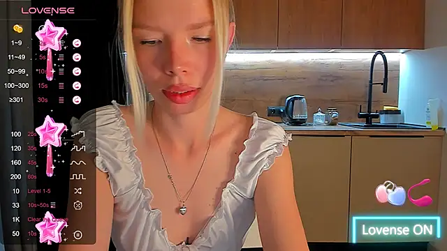 Snapshot of Olivia_Bells chatting on September 2025 08:34:02 PM Olivia Bells online show from September 2025 08:34:02 PM