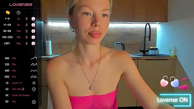 Snapshot of Olivia_Bells chatting on September 2025 09:07:02 PM Olivia Bells online show from September 2025 09:07:02 PM