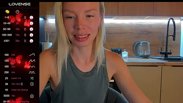 Snapshot of Olivia_Bells chatting on August 2026 11:03:02 PM Olivia Bells online show from August 2026 11:03:02 PM