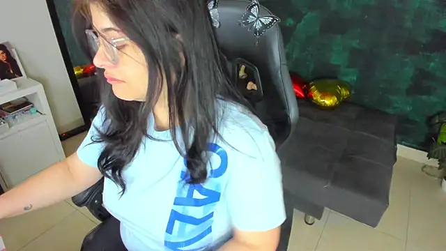 BellaFlaming online show from December 2024 10:26:02 AM