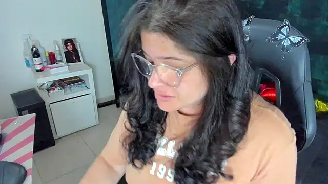 BellaFlaming online show from January 2025 11:51:01 AM