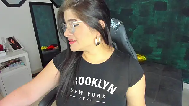 BellaFlaming online show from January 2025 11:19:02 AM