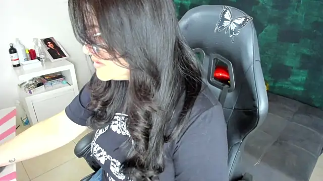 BellaFlaming online show from January 2025 11:20:02 AM