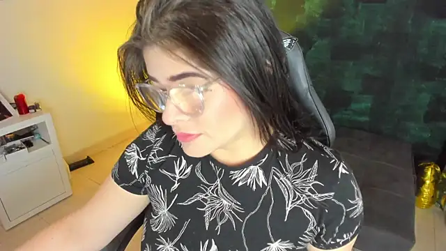 BellaFlaming online show from January 2025 11:06:02 AM