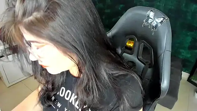 BellaFlaming online show from January 2025 11:13:02 AM