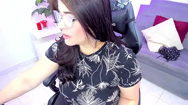 BellaFlaming online show from February 2025 12:50:02 PM