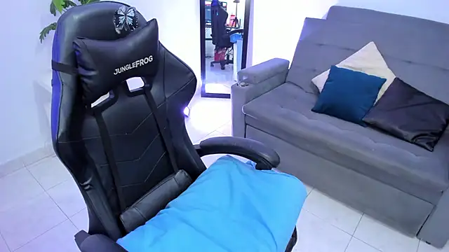 BellaFlaming online show from February 2025 01:51:02 PM