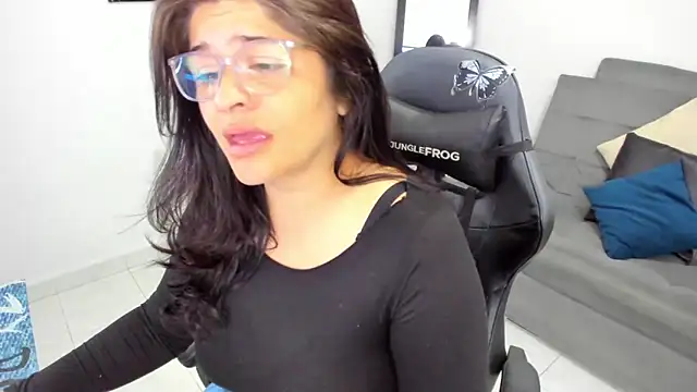 BellaFlaming online show from February 2025 10:46:01 AM