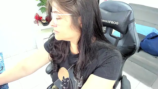 BellaFlaming online show from February 2025 11:08:02 AM