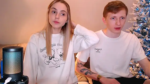 juliaanddima online show from December 2025 10:18:02 PM