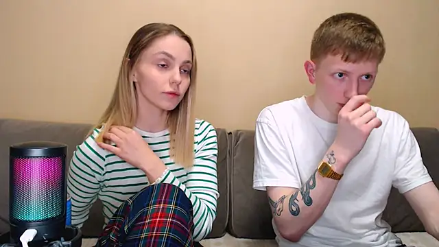 juliaanddima online show from March 2026 10:13:02 PM