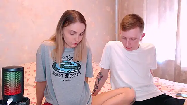 juliaanddima online show from April 2026 07:58:02 AM