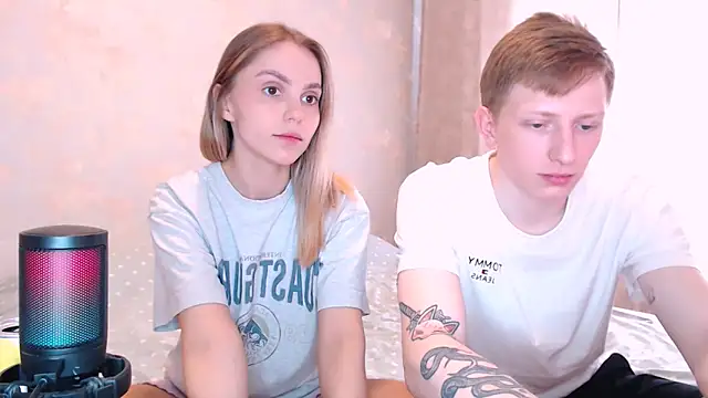 juliaanddima online show from June 2026 07:14:02 AM