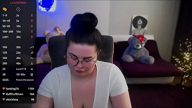 Emily Mo online show from January 2025 09:37:02 AM