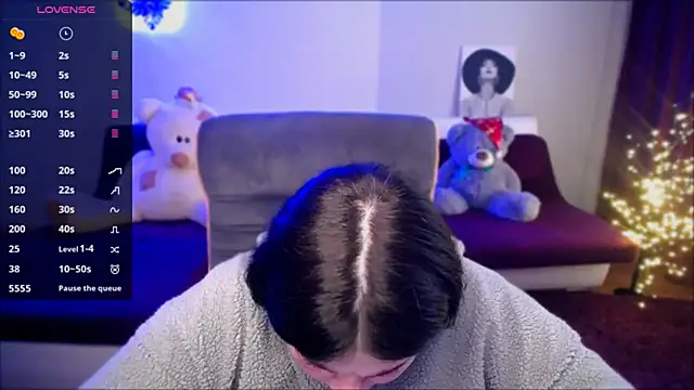 Emily Mo online show from January 2025 09:41:02 AM