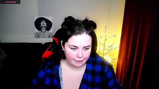 Emily Mo online show from February 2025 09:43:01 AM