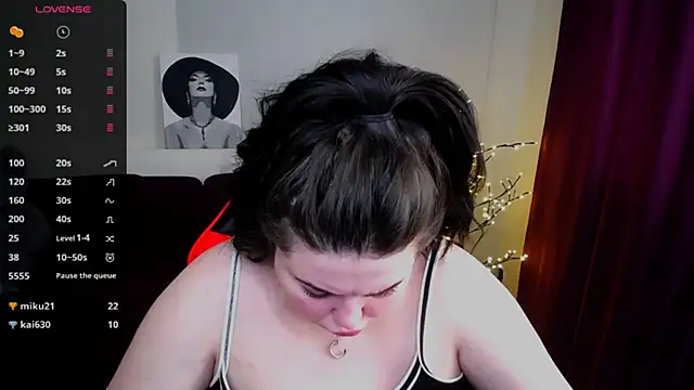 Emily Mo online show from February 2025 09:49:01 AM